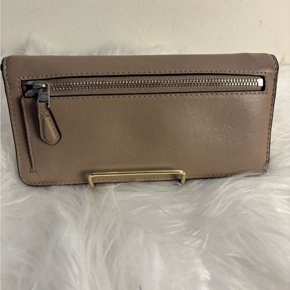 Coach Mauve Appliqué Floral Wallet/Wristlet Stone - Picture 3 of 10